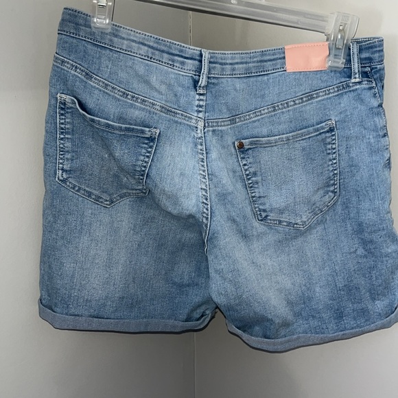 Older Kids Denim Shorts H&M - Picture 4 of 5